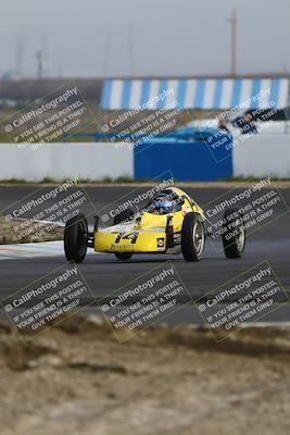 media/Mar-16-2025-CalClub SCCA (Sun) [[e72803ec8c]]/Group 3/Qualifying (Turn 1)/